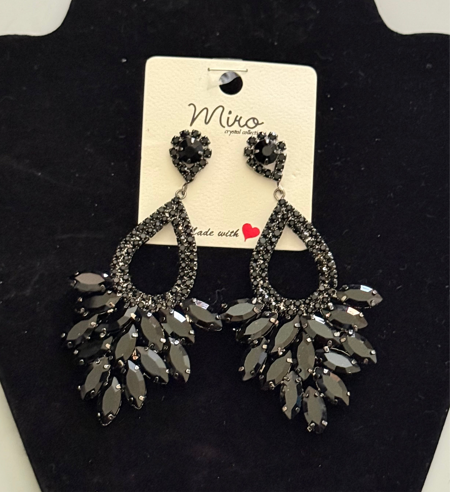 Black elegant earrings
