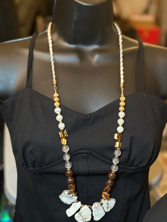 Long stone like necklace