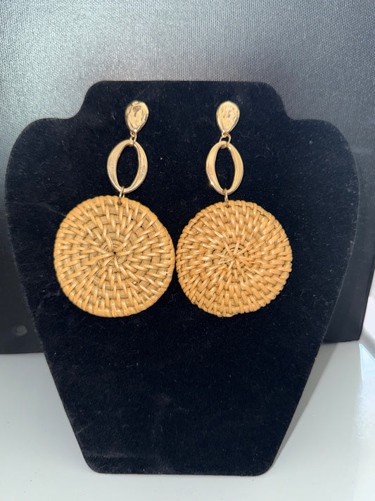 Wood and gold earrings